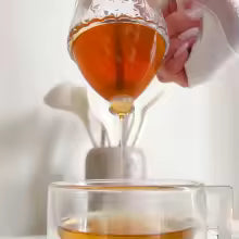 The Perfect Honey Dispenser - 200ml Plastic Pot for Easy Home Use